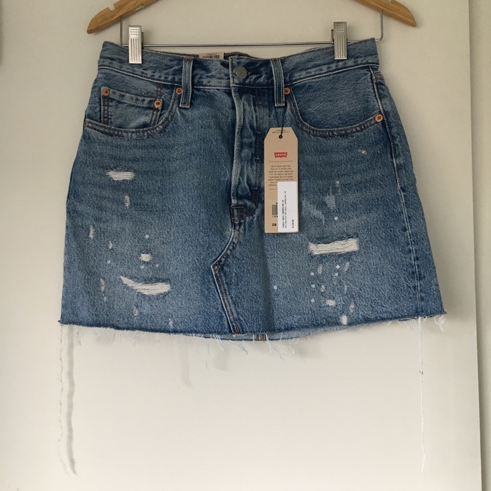 Levi’s jean skirt size 28